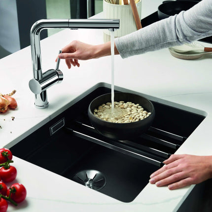 Kratka ociekowa ze stali szlachetnej - aranżacja