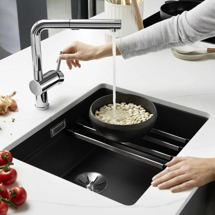 Kratka ociekowa ze stali szlachetnej - aranżacja